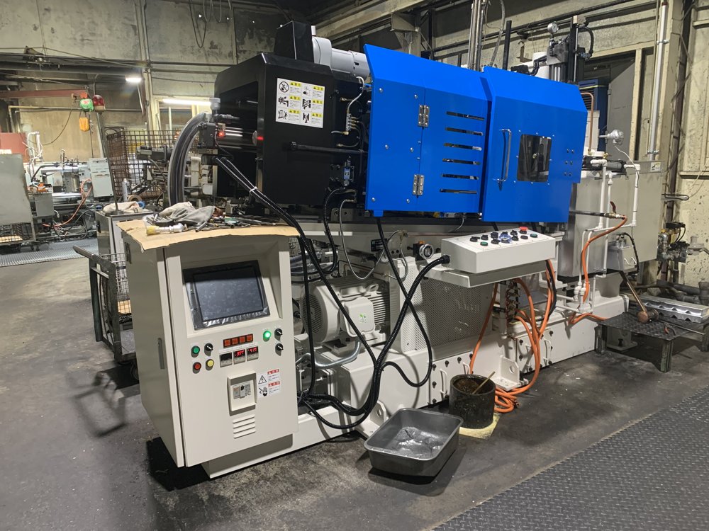 鋳造機